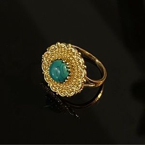 ✨Beautiful Vintage 18kge Brass Ring with Green Turquoise Gem